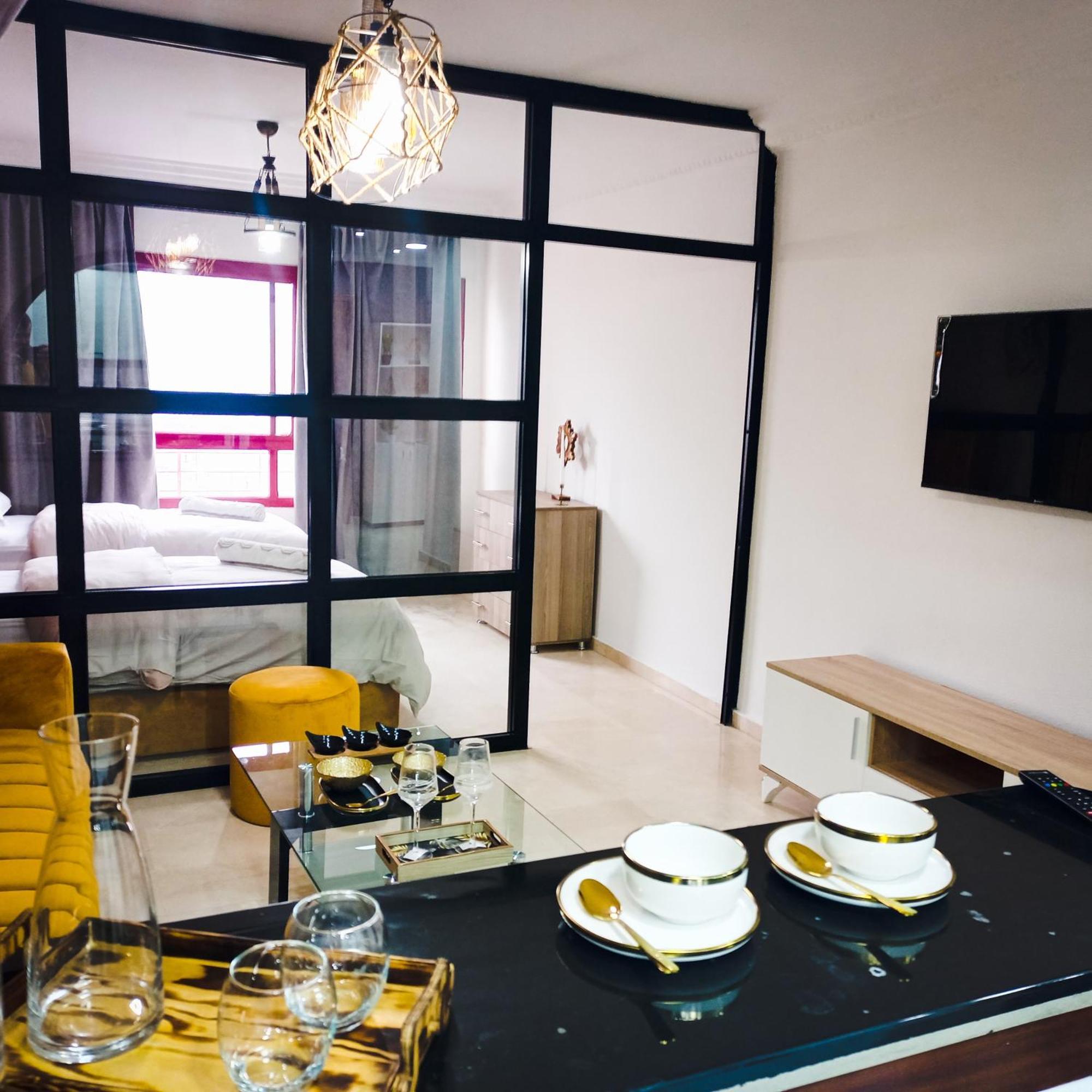 Moderne Appartement Au Plein Centre-Ville En Face Hilton & La Gare De Train Tgv Avec Climatisation Танжер Экстерьер фото